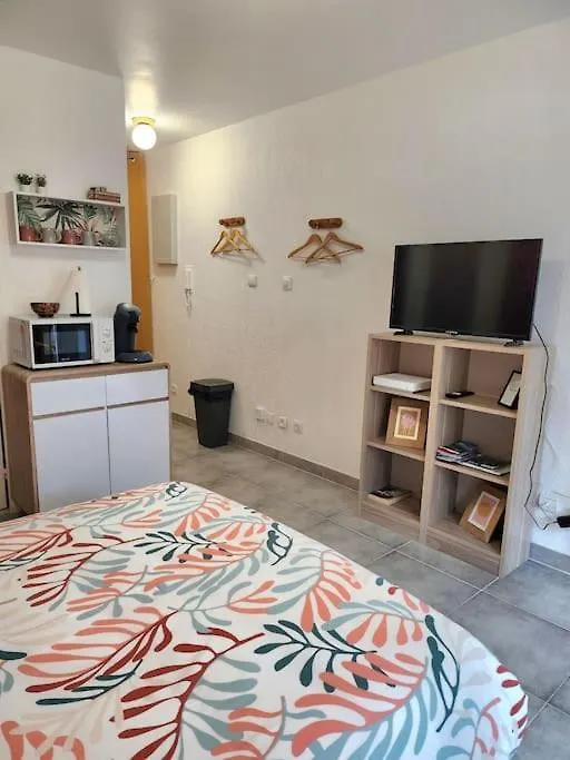 Appartement Joli Studio Renove Dans Station Balneaire. à Saint-Mandrier-sur-Mer