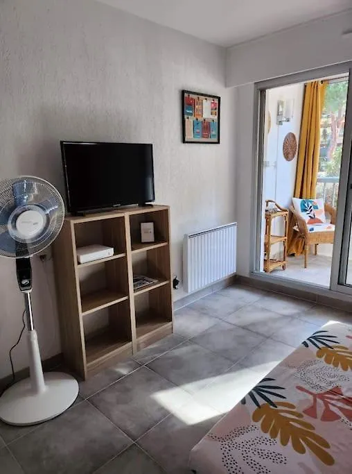 Appartement Joli Studio Renove Dans Station Balneaire. à Saint-Mandrier-sur-Mer