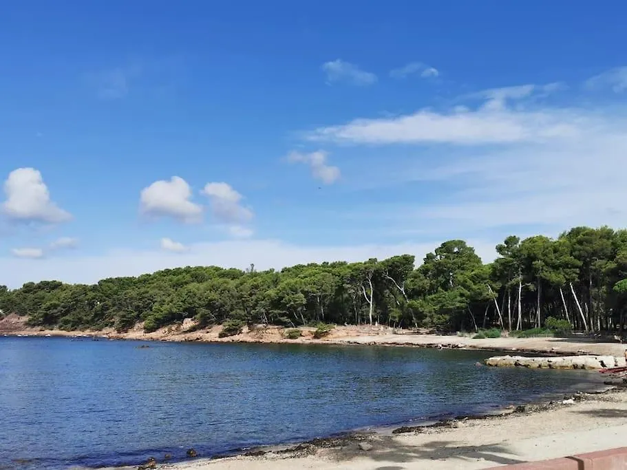 Appartement Joli Studio Renove Dans Station Balneaire. à Saint-Mandrier-sur-Mer