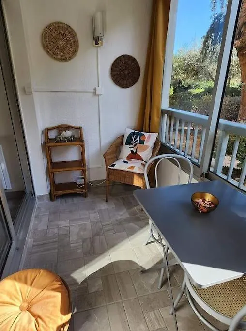 Appartement Joli Studio Renove Dans Station Balneaire. à Saint-Mandrier-sur-Mer 0*,  France