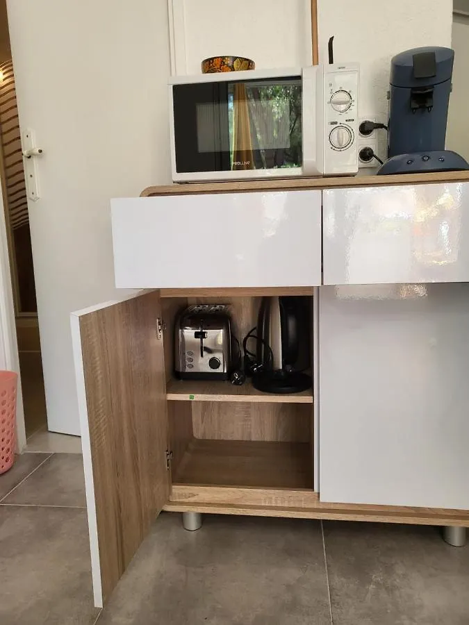 Appartement Joli Studio Renove Dans Station Balneaire. à Saint-Mandrier-sur-Mer