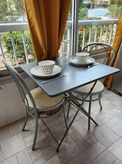 Appartement Joli Studio Renove Dans Station Balneaire. à Saint-Mandrier-sur-Mer