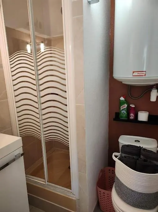 Appartement Joli Studio Renove Dans Station Balneaire. à Saint-Mandrier-sur-Mer