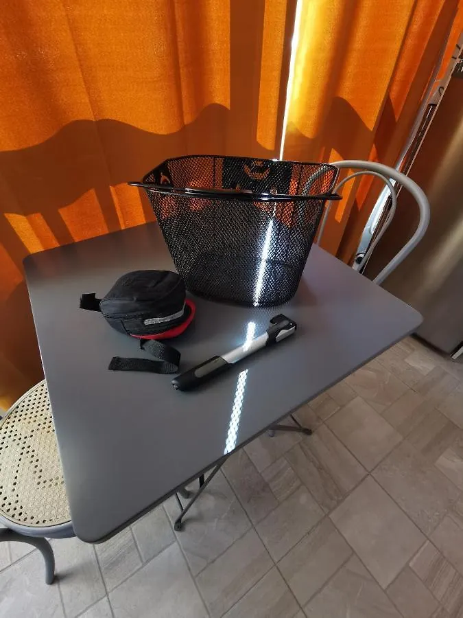 Appartement Joli Studio Renove Dans Station Balneaire. à Saint-Mandrier-sur-Mer