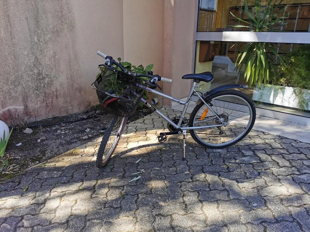 Appartement Joli Studio Renove Dans Station Balneaire. à Saint-Mandrier-sur-Mer France